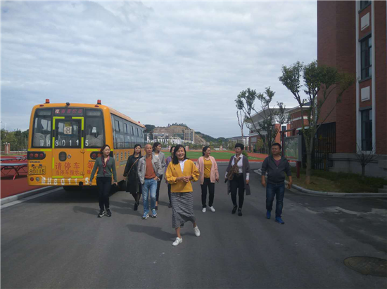 城開投公司開展十月“主題黨日”活動(dòng)——豐富黨課內(nèi)容，激發(fā)黨員動(dòng)力